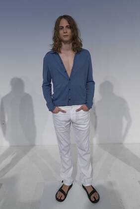 New York Fashion Week - Zachary Prell Modenschau New York Fashion week mens Spring Summer 2017 Model shows off dress by Zachary Prell during New York Fashion week mens Spring Summer 2017 at Skylight Clarkson  LevxRadin