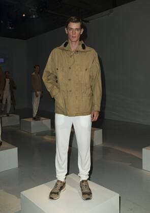 New York Fashion Week - CP Company Modenschau USA: CP Company NYFWM SS2017 Model shows off dress by CP Company during New York Fashion week mens Spring Summer 2017 at Skylight Clarkson.  LevxRadin