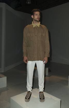 New York Fashion Week - CP Company Modenschau USA: CP Company NYFWM SS2017 Model shows off dress by CP Company during New York Fashion week mens Spring Summer 2017 at Skylight Clarkson.  LevxRadin