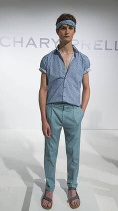 New York Fashion Week - Zachary Prell Modenschau New York Fashion week mens Spring Summer 2017 Model shows off dress by Zachary Prell during New York Fashion week mens Spring Summer 2017 at Skylight Clarkson  LevxRadin