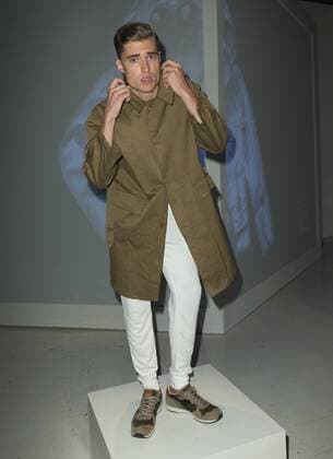 New York Fashion Week - CP Company Modenschau USA: CP Company NYFWM SS2017 Model shows off dress by CP Company during New York Fashion week mens Spring Summer 2017 at Skylight Clarkson.  LevxRadin