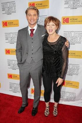 Chad Michael Murray und Frances Fisher bei der Outlaws and Angels Kino Premiere am 12.07.2016 in Beverly Hills, Los Angeles Outlaws and Angels Kinoremiere in Beverly Hills, Los Angeles, 2016 