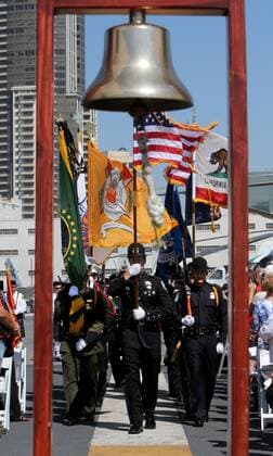 20 Jahre Anschläge vom 11. September: Gedenkkultur in den USA Sept. 11, 2010 - San Diego, California, USA - September 11, 2010, San Diego, CA, USA_9 11 Memorial Ceremony on USS Midway Museum- Near the beginning of the event members of various law enforcement and fire depts. honor guards form a special honor guard as they march toward the podium that has the ceremonial bell that was rung as names of people killed on 9 11 were read. Photo - ZUMAs44_