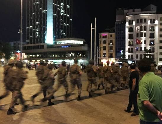 Putschversuch in der Türkei - Bilder aus Istanbul Fighting erupts in Turkey as military members attempt coup Military personnel gather at Istanbul s Taksim Square on July 15, 2016. At least 60 people, including civilians, were killed in the day s fighting between security forces loyal to the government and some members of the military attempting to stage a coup, according to media reports. 