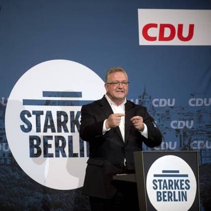 Frank Henkel, Parteitag Berliner CDU DEU, Deutschland, Germany, Berlin, 15.07.2016 Frank Henkel, Spitzenkandidat und Landesvorsitzender der Berliner CDU, auf dem Landesparteitag im Delphi Filmpalast in Berlin. Dieser Parteitag unter dem Motto Starkes Berlin dient zur Beschluss vom Parteiprogramm und zur Vorbereitung fuer den Wahlkampf zur Abgeordnetenwahl am 18. September. Frank Henkel, main candidate for the election in Berlin and head of the CDU in Berlin, during a party congress in preperation for the election in September in Berlin.