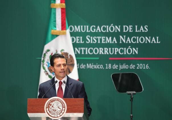 Mexican President Enrique Pena Nieto delivers a speech during the signing of the laws of the National Anti-Corruption System at the National Palace in Mexico City, Mexico, 18 July 2016. Nieto admitted his mistake for the purchase of properties to contractors of the Government and apologized for the Casa Blanca case that created a widespread outrage in 2014. EFE Mario Guzman PENA NIETO ENFORCES THE LAWS OF THE NATIONAL ANTI-CORRUPTION SYSTEM !ACHTUNG: NUR REDAKTIONELLE NUTZUNG!  MEX004 20160718-636044809488330468