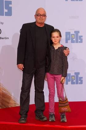 Florian Martens mit Tochter Milla - Deutschlandpremiere PETS im Cinestar im Sony Center in Berlin am 20.07.2016. Deutschlandpremiere PETS