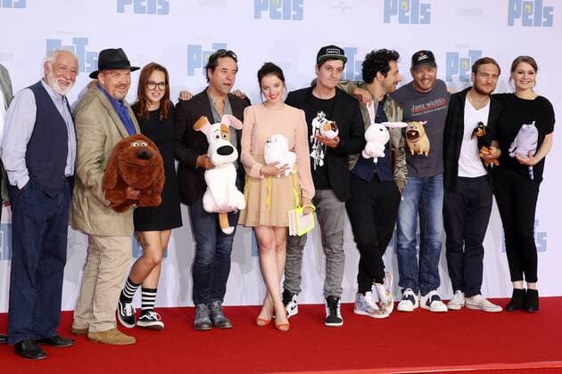 Dieter Hallervorden, Dietmar Bär, Stefanie Heinzmann, Jan Josef Liefers, Jella Haase, LeFloid, Fahri Yardim, Mario Barth, Frederick Lau und Martina Hill bei der Premiere des Kinofilms Pets The Secret Life of Pets im CineStar im Sony Center. Berlin, 20.07.2016 Foto:xS.xGabschx xFuturexImage
