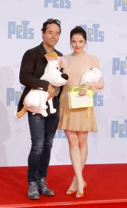 Jan Josef Liefers; Jella Haase bei der Premiere PETS im Cinestar im Sony Center Berlin