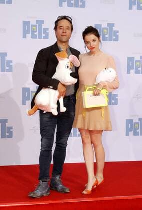 Jan Josef Liefers; Jella Haase bei der Premiere PETS im Cinestar im Sony Center Berlin