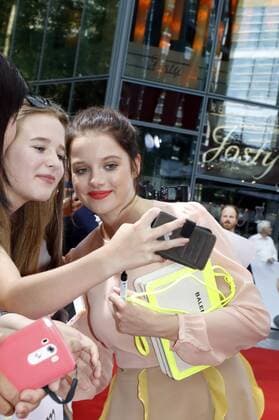 Jella Haase bei der Premiere PETS im Cinestar im Sony Center Berlin