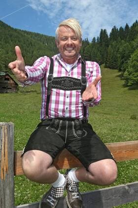 Bilder des Tages ORF Wenn die Musi spielt . Entertainer Ross Antony am Rande des Künstlertreffs zum Musik Open Air Wenn die Musi spielt am 22.07.2016 auf dem Festgelände in Bad Kleinkirchheim.