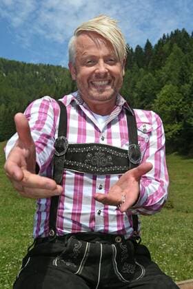 ORF Wenn die Musi spielt . Entertainer Ross Antony am Rande des Künstlertreffs zum Musik Open Air Wenn die Musi spielt am 22.07.2016 auf dem Festgelände in Bad Kleinkirchheim.