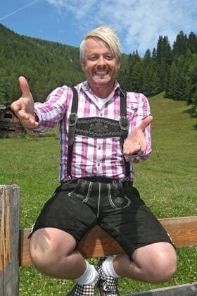 ORF Wenn die Musi spielt . Entertainer Ross Antony am Rande des Künstlertreffs zum Musik Open Air Wenn die Musi spielt am 22.07.2016 auf dem Festgelände in Bad Kleinkirchheim.