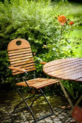 Garden table and chair, summer rain  HAMF000210