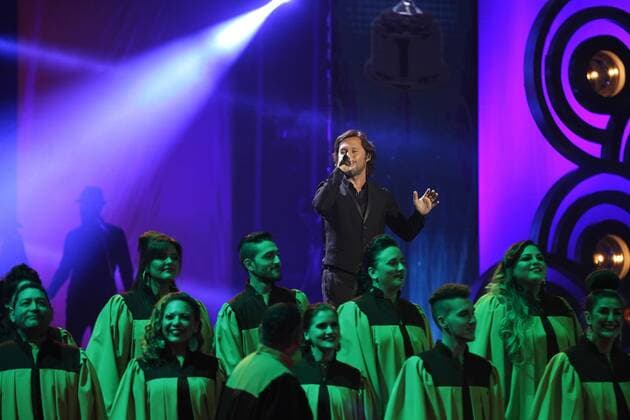 CORRECTS PHOTOGRAPHER Argentinian singer Diego Torres performs with the Gosper Choir during the 3rd Platino Ibero-American Film Awards in Punta del Este, Uruguay, 24 July 2016. PREMIOS PLATINO !ACHTUNG: NUR REDAKTIONELLE NUTZUNG!  PLA036 20160725-636050169374394528