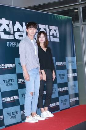 Jung jae Lee,Lee Beom su,Jung JunHo and Sae-yeon Jin attend the VIP premiere of Operation Chromite in Seoul, Korea on 25th July, 2016.(China and Korea Rights Out)  2016072600407