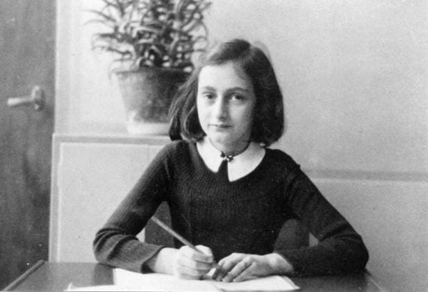 IMAGO ICONS: Anne Frank Ikonische Bilder der Zeitgeschichte Anne Frank s (1929-1945) world famous diary charts two years of her life from 1942 to 1944, when her family were hiding in Amsterdam from German Nazis. The diary begins just before the family retreated into their Secret Annexe . WHA  !ACHTUNG AUFNAHMEDATUM GESCHÄTZT! Copyright: WHA UnitedArchives012173
