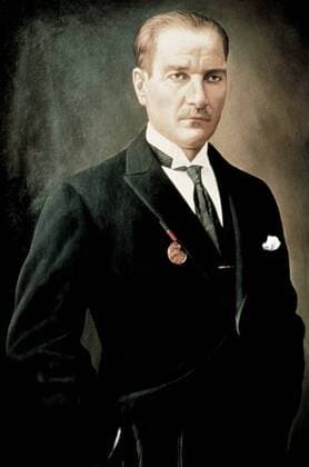 Mustafa Kemal Ataturk, 1881–10 November 1938) was an Ottoman and Turkish army officer, revolutionary statesman, writer, and the first President of Turkey. He is credited with being the founder of the Republic of Turkey. WHA  !ACHTUNG AUFNAHMEDATUM GESCHÄTZT! Copyright: WHA UnitedArchives0126577