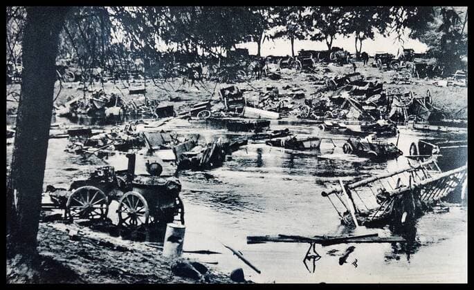 IMAGO History, Zweiter Weltkrieg: 1939 - 1945 The remains of a Polish stronghold after German military forces used the Cauldron battle tactics during the Blitzkrieg, World War II. Dated 1939 WorldxHistoryxArchive