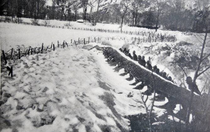 Photograph of the trenches on the Italian front during winter. Dated 1915 WorldxHistoryxArchive
