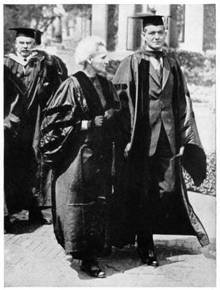 IMAGO ICONS: Marie Curie Marie CURIE (1867-1934) Polish-born French physicist during her tour of the United States in 1921 with Dean Pegram of the School of Engineering, Columbia University WHA  !ACHTUNG AUFNAHMEDATUM GESCHÄTZT! Copyright: WHA UnitedArchives0390005807