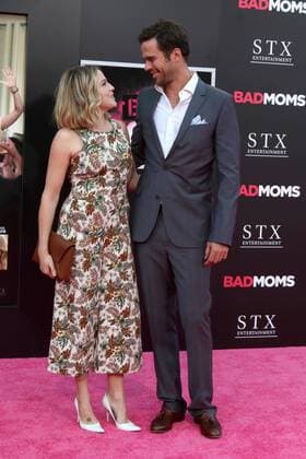 LOS ANGELES - JUL 26: Majandra Delfino, David Walton at the Bad Moms Los Angeles Premiere at the Village Theater on July 26, 2016 in Westwood, CA  KathyxHutchins