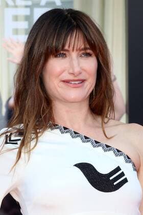 LOS ANGELES - JUL 26: Kathryn Hahn at the Bad Moms Los Angeles Premiere at the Village Theater on July 26, 2016 in Westwood, CA  KathyxHutchins