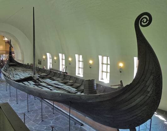 The Oseberg ship . A Viking ship discovered in a large burial mound at the Oseberg farm near Tønsberg in Vestfold county, Norway. Dating from around 800 AD, the ship was excavated by Norwegian archaeologist Haakon Shetelig and Swedish archaeologist Gabriel Gustafson in 1904-1905. The ship is displayed at the Viking Ship Museum, in Bygdøy. WHA  !ACHTUNG AUFNAHMEDATUM GESCHÄTZT! Copyright: WHA UnitedArchivesWHA_041_0844