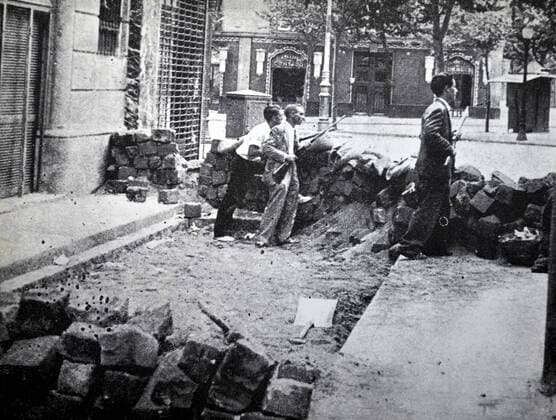 Street barricades in Barcelona during the Spanish Civil War 1937 WHA  !ACHTUNG AUFNAHMEDATUM GESCHÄTZT! Copyright: WHA UnitedArchivesWHA_042_0629