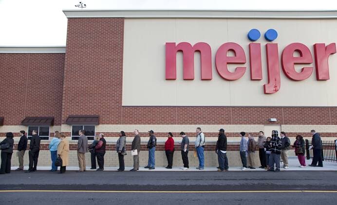 Mar 23, 2010 - Rochester Hills, Michigan, USA - Unemployed residents of the Detroit area lined up to apply for 200 jobs at a new Meijer store. - ZUMAw66_