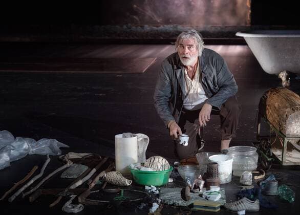 SALZBURGER FESTSPIELE - Der Sturm ( William Shakespeare) - Peter Simonischek als Prospero als der rechtmäßige Herzog von Mailand am 31.07.2016 während der Fotoprobe zur Komödie - Der Sturm ( William Shakespeare) - auf der Perner Insel, Hallein, Oesterreich