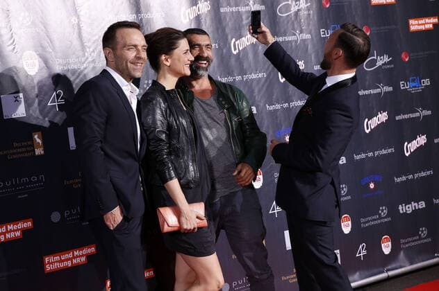 Aleksandar Jovanovic, Christina Hecke, Erdal Yildiz und Johnny Palmiero bei der Premiere des Kinofilms Collide im Drive In Autokino. Köln, 01.08.2016 Foto:xC.xHardtx xFuturexImage
