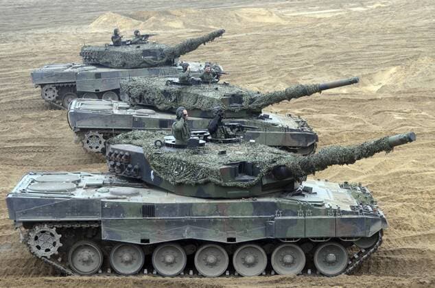Leopard 2A4 main battle tanks of the Polish Army on the Zagan Training area during Exercise Black Eagle in Poland.  Copyright: AndrewxChittock StocktrekxImages ACH100615M