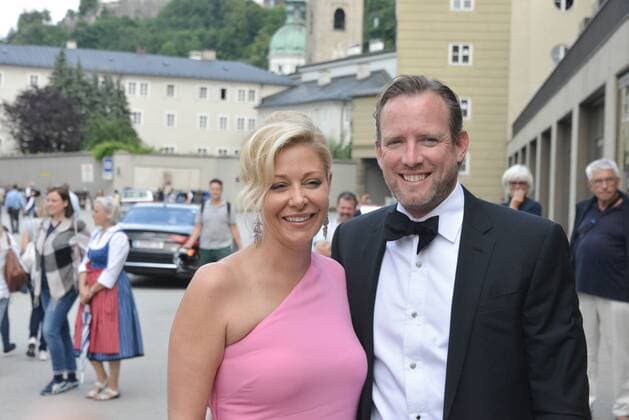 Festspielauffahrt zur Premiere von Manon Lescaut in Salzburg. Dieses Bild zeigt Nadja Swarovski und Rupert Adams 2016 - Festspielauffahrt zur Premiere von Manon Lescaut in Salzburg