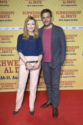 Johanna Christine Gehlen mit Ehemann Sebastian Bezzel bei der Premiere des Kinofilms Schweinskopf al dente im Mathäser Filmpalast. München, 02.08.2016 Foto:xP.xSchönbergerx xFuturexImage