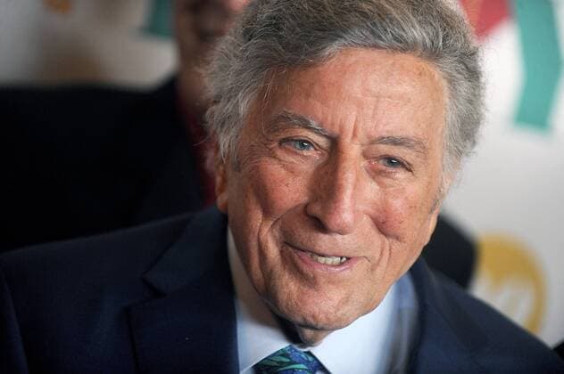 Tony Bennett arrives on the red carpet at his 90th birthday celebration at the at The Rainbow Room on August 3, 2016 in New York City.  NYP20160803201 DENNISxVANxTINE