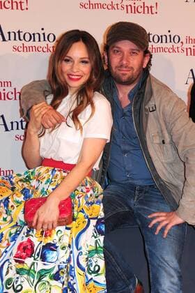 Mina Tander und Christian Ulmen, die beiden Hauptdarsteller bei der Premiere vom Kinofilm Antonio, ihm schmeckt s nicht! am 10.08.2016 in München Antonio, ihm schmeckts nicht Filmpremiere in Muenchen, 2016 