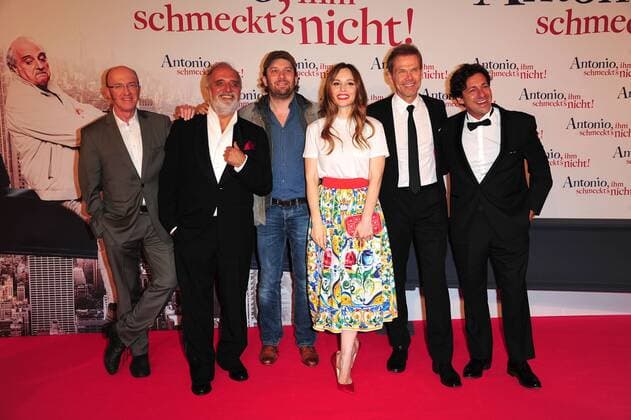 Peter Nottmeier, Alessandro Bressanello, Christian Ulmen, Mina Tander, Sven Unterwaldt und Yari Gugliucci bei der Premiere vom Kinofilm Antonio, ihm schmeckt s nicht! am 10.08.2016 in München Antonio, ihm schmeckts nicht Filmpremiere in Muenchen, 2016 