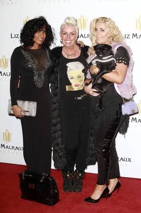 Giselle Ramirez und Claudia Gülzow mit Tochter Yulie Kendra bei der Modenschau von Liz Malraux Couture Herbst Winter 2016 im Hotel Atlantic Kempinski. Hamburg, 10.08.2016 Foto:xgbrcix xFuturexImage