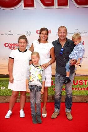 Heino Ferch und seine Ehefrau Marie-Jeanette und ihre Kinder Louisa , Ava Vittoria Mercedes und Gustav Theo bei der Conni & Co Film Premiere am 13.08.2016 in Berlin Conni & Co Kino Premiere Kinopremiere in Berlin, 2016 