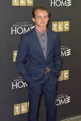 Curran Walters beim Preview der TV-Serie Too Close To Home im Paley Center for Media. Beverly Hills, 16.08.2016 Foto:xD.xStarbuckx xFuturexImage