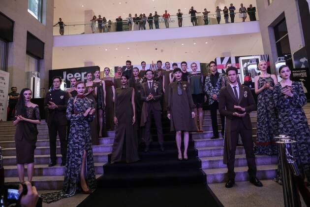 Malaysia: Kuala Lumpur Fashion Week 2016 Full collection by Rizman Ruzaini for the first day of Kuala Lumpur Fashion Week 2016.  AdyxAbdxRopha