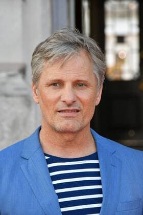 . 17 08 2016. London, United Kingdom. Captain Fantastic Film4 Summer Screening. Viggo Mortensen attends screening of Captain Fantastic , an award winning drama about a father raising his children in the forests of the Pacific Northwest, forced to leave his paradise and return to civilisation, challenging his parenting techniques, at Somerset House, London.  xNilsxJorgensenx xi-Imagesx IIM-13320-0003