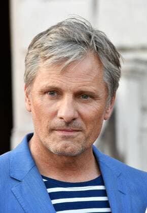 . 17 08 2016. London, United Kingdom. Captain Fantastic Film4 Summer Screening. Viggo Mortensen attends screening of Captain Fantastic , an award winning drama about a father raising his children in the forests of the Pacific Northwest, forced to leave his paradise and return to civilisation, challenging his parenting techniques, at Somerset House, London.  xNilsxJorgensenx xi-Imagesx IIM-13320-0004