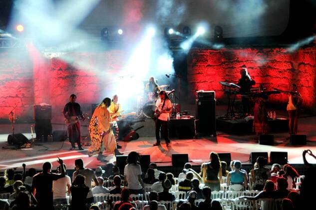 Concert at the Carthage International Festival Ivorian Tiken Jah Fakoly is an icon for the entire African continent, it is also Francophone Reggae artist most recognized in the world, with a record demimillion sold in France, a victory of the Music in 2003, and a concert at Bercy in 2011. Carthage International Festival 