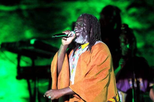 Concert at the Carthage International Festival Ivorian Tiken Jah Fakoly is an icon for the entire African continent, it is also Francophone Reggae artist most recognized in the world, with a record demimillion sold in France, a victory of the Music in 2003, and a concert at Bercy in 2011. Carthage International Festival 