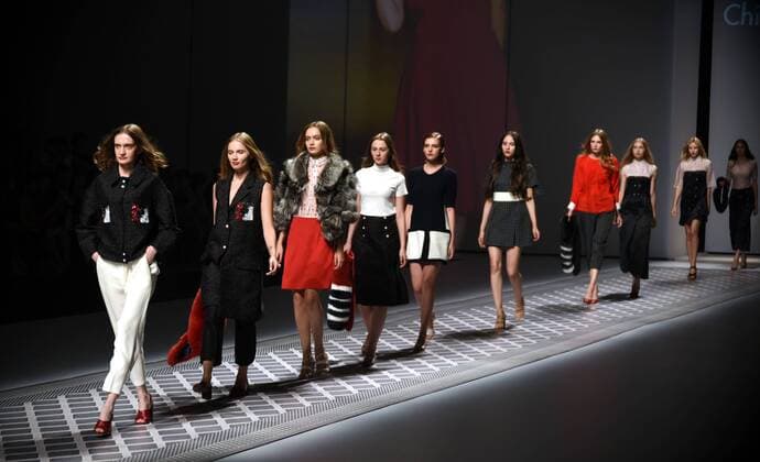 (160822) -- GUANGZHOU, Aug. 22, 2016 -- Models present fashion creations of Italian brand Alcoolique during the 2016 Guangdong Fashion Week in Guangzhou, capital of south China s Guangdong Province, Aug. 22, 2016. Nearly 50 activities will be held at the fashion week that kicked off here on Monday. )(mcg) CHINA-GUANGZHOU-FASHION WEEK (CN) HuangxGuobao 