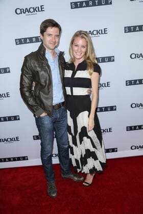 Topher Grace und seine Ehefrau Ashley Hinshaw bei der StartUp Serien Premiere am 23.08.2016 in West Hollywood, Los Angeles Los Angeles Serienpremiere von StartUp in Los Angeles, 2016 