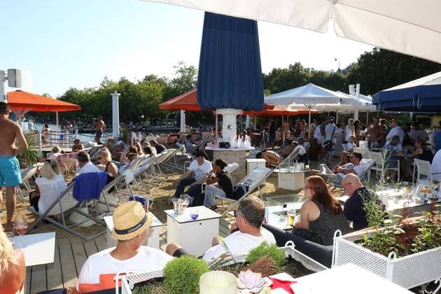 Feature, Serfan Fashion Show im Hugo s Beach am Starnberger See in Starnberg am 27.08.2016